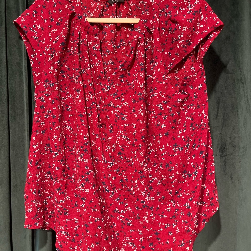 41 Hawthorne Tulip Sleeve Blouse RED Floral